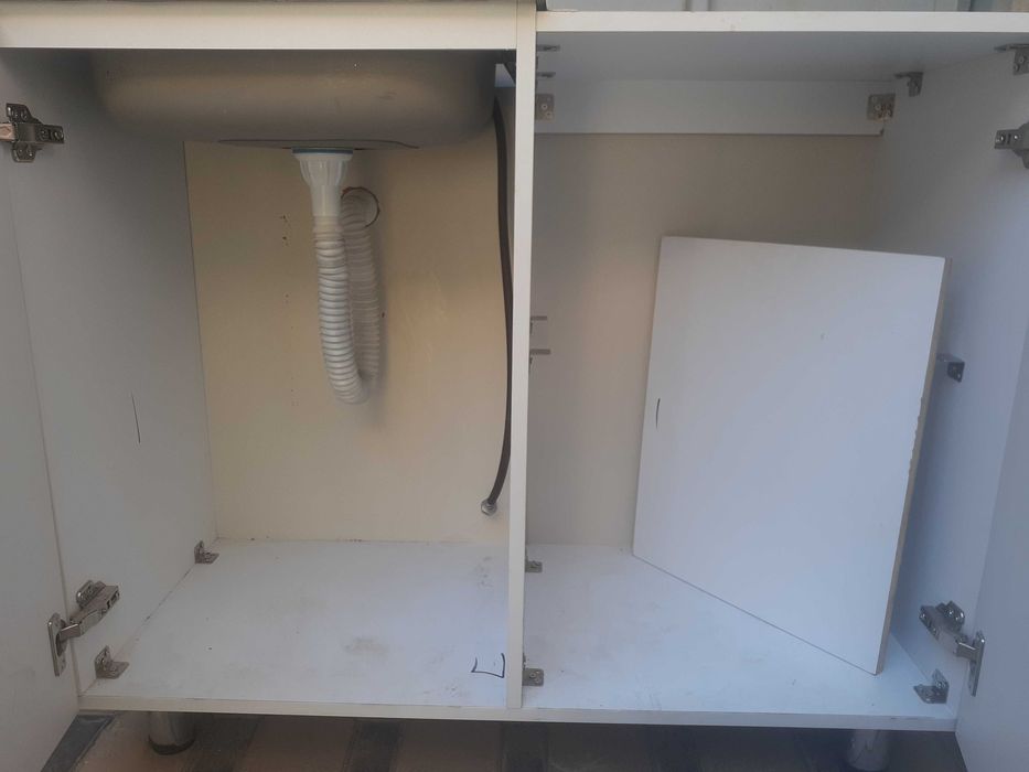 Oshxona mebel rakvinasi bilan sotiladi