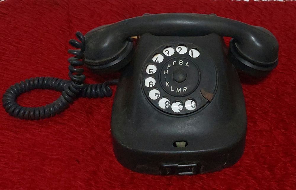 Стари  телефон с шайба 6б