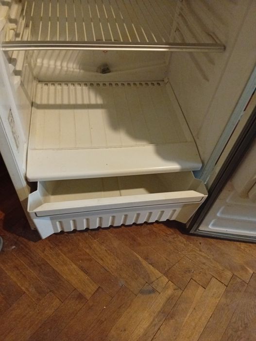 Хладилник ARISTON  вис. 1.40м,