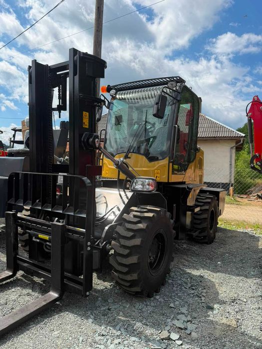Stivuitor 4X4  Macao SM320