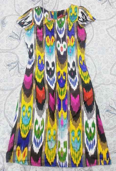 Национальный атлас, платья из атласа