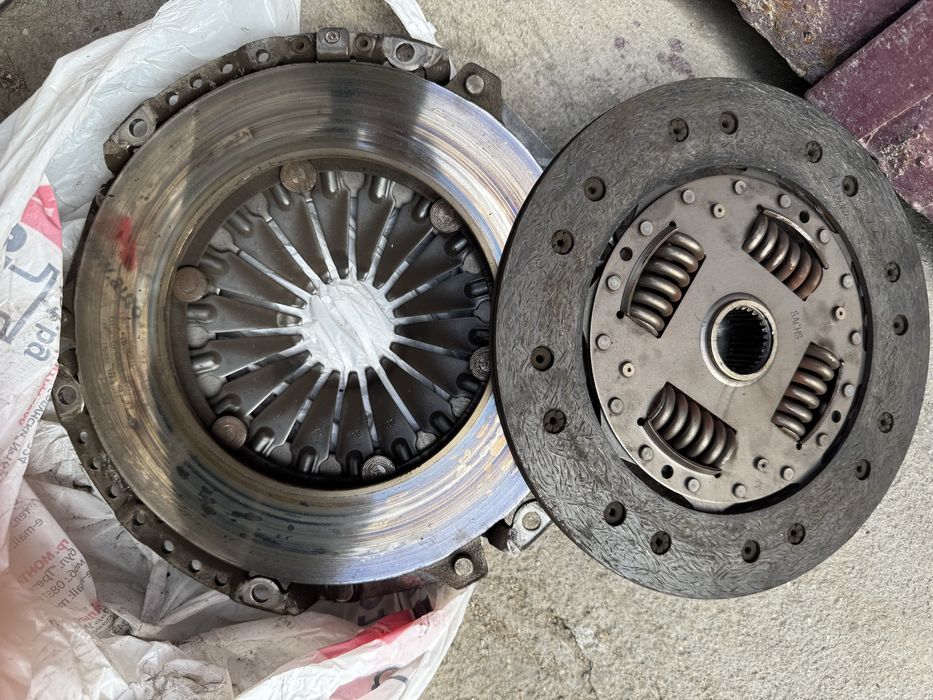 Притискател и феродо от Ауди А4 Б8 А4 b8 съединител