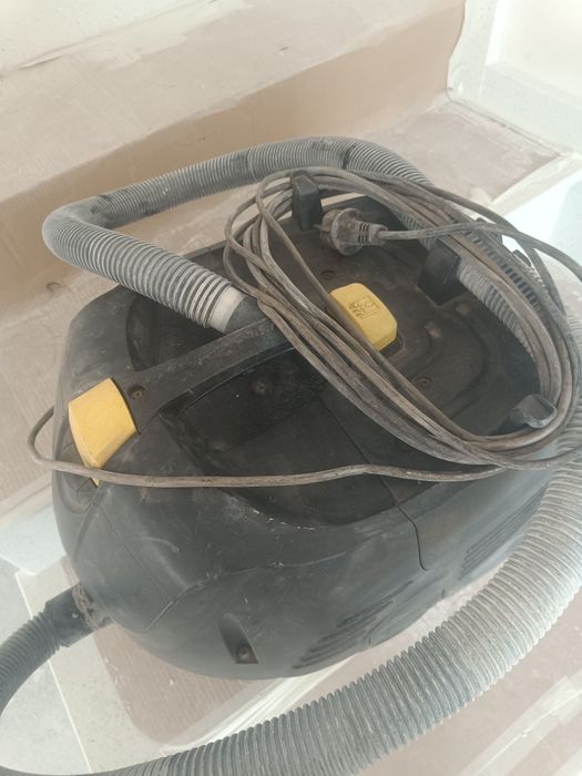 Aspirator umed uscat Karcher profesionalNT.25/1 Ap