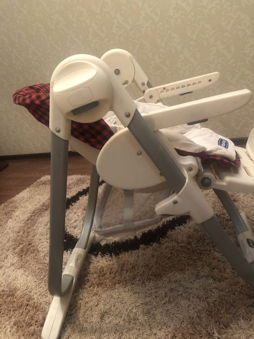 Продаю детский стульчик Chicco