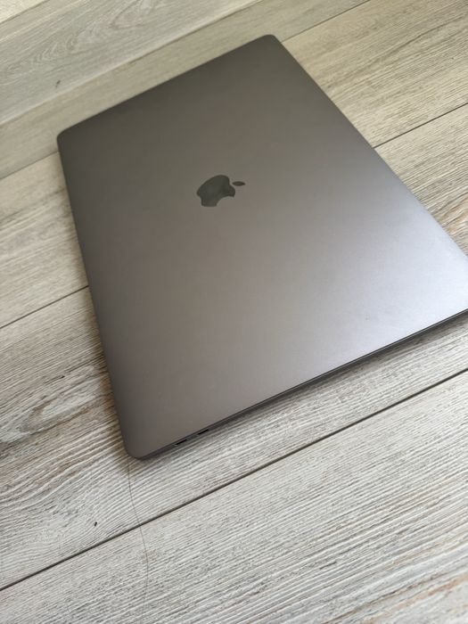 MacBook Pro 16″ 2019 — Core i9 / 16GB / 1TB