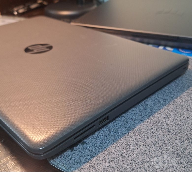 HP noutbuk 256/8, Ryzen 5,