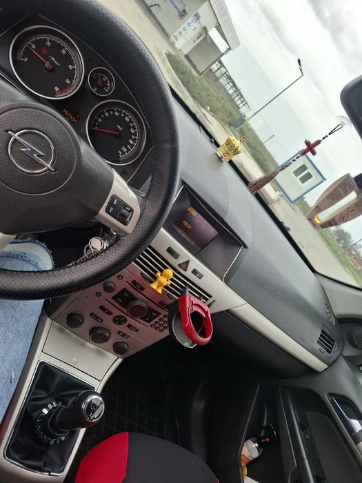 Opel Astra H  1.9 CDTI