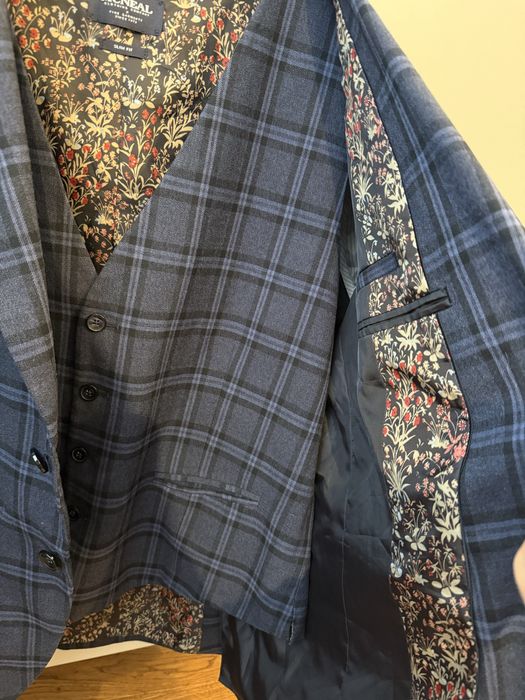 Sacou și Vesta MCNEAL