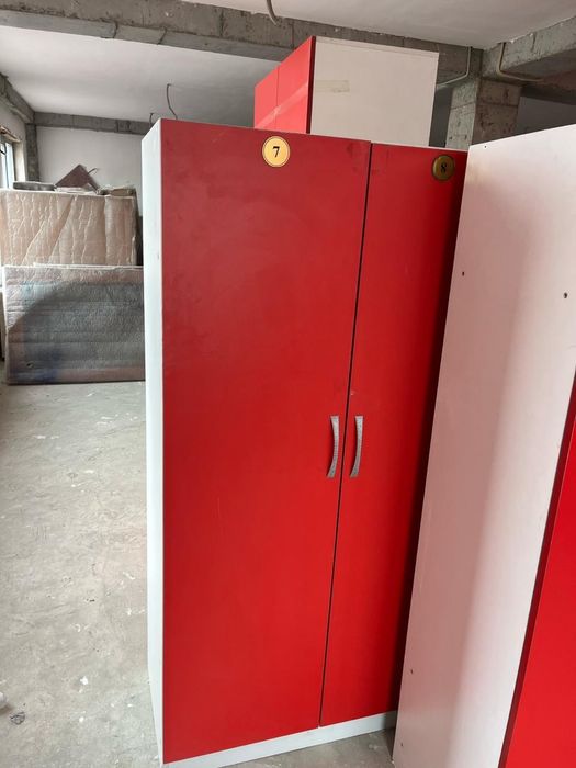 Шкаф және столб