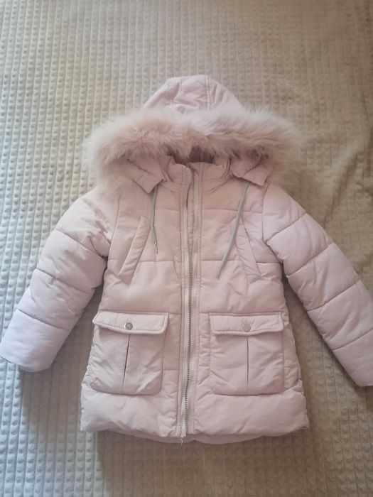 Продам зимнюю куртку на девочку