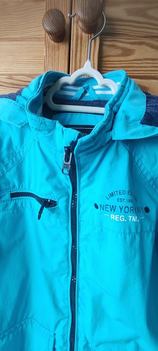 Geaca anti-vant LC Waikiki marime 128-134 cm