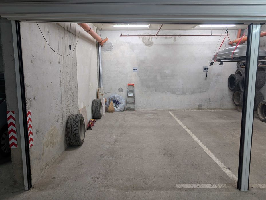 Дава се под наем Гараж / Паркомясто в София, Младост 4 - 40 кв.м за 255 € - Снимка #2