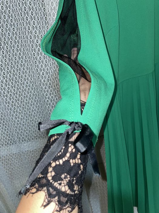 Rochie verde cu mâneci din dantela marimea M -L