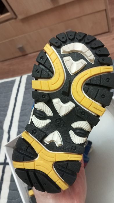 Продам детские ботинки на мальчика