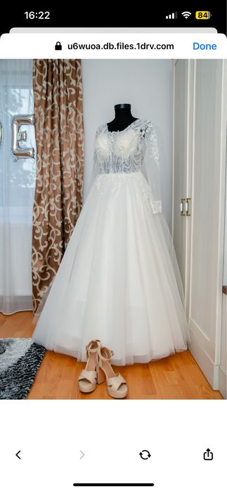 Vand rochie de mireasa sezon 2024