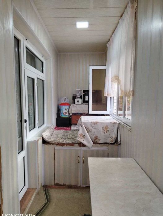 Продаётся дом в Чиланзаре 19 кв 63дом 4/4/4  этаж 4 комната