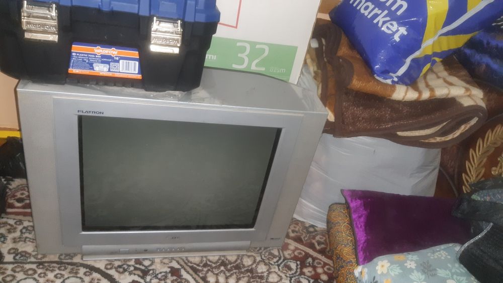 LG- Flatron yaxshi xolatda turibti