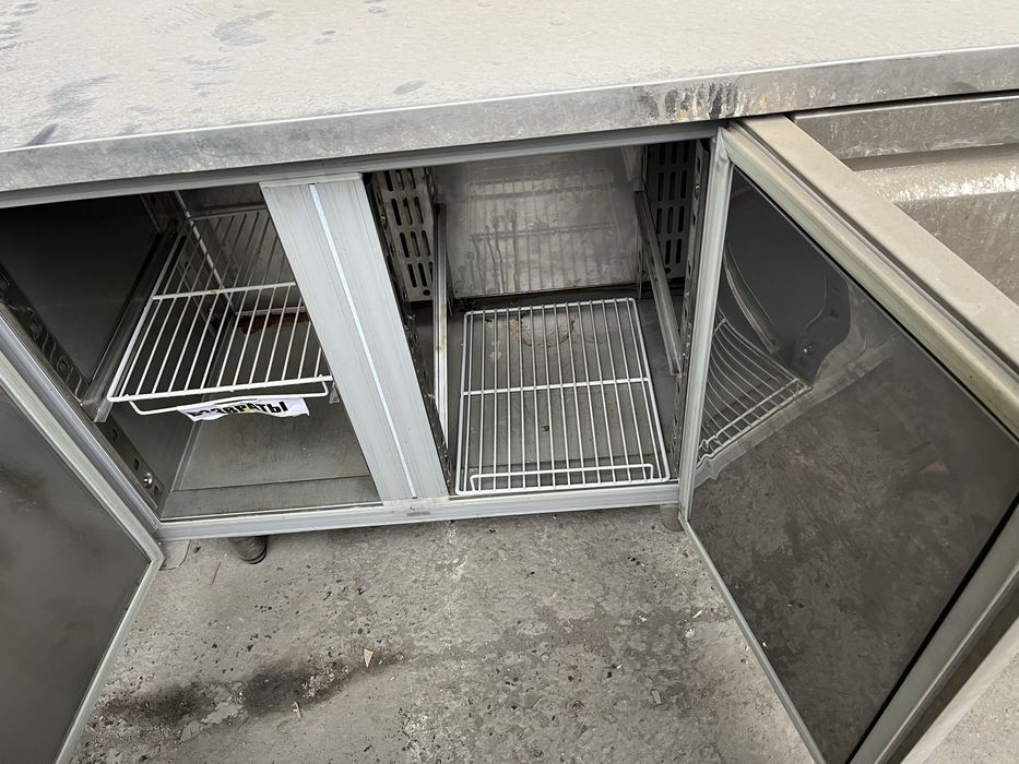 Холодильный стол -шкаф б/у