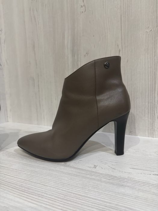 Продам кожаный батильон