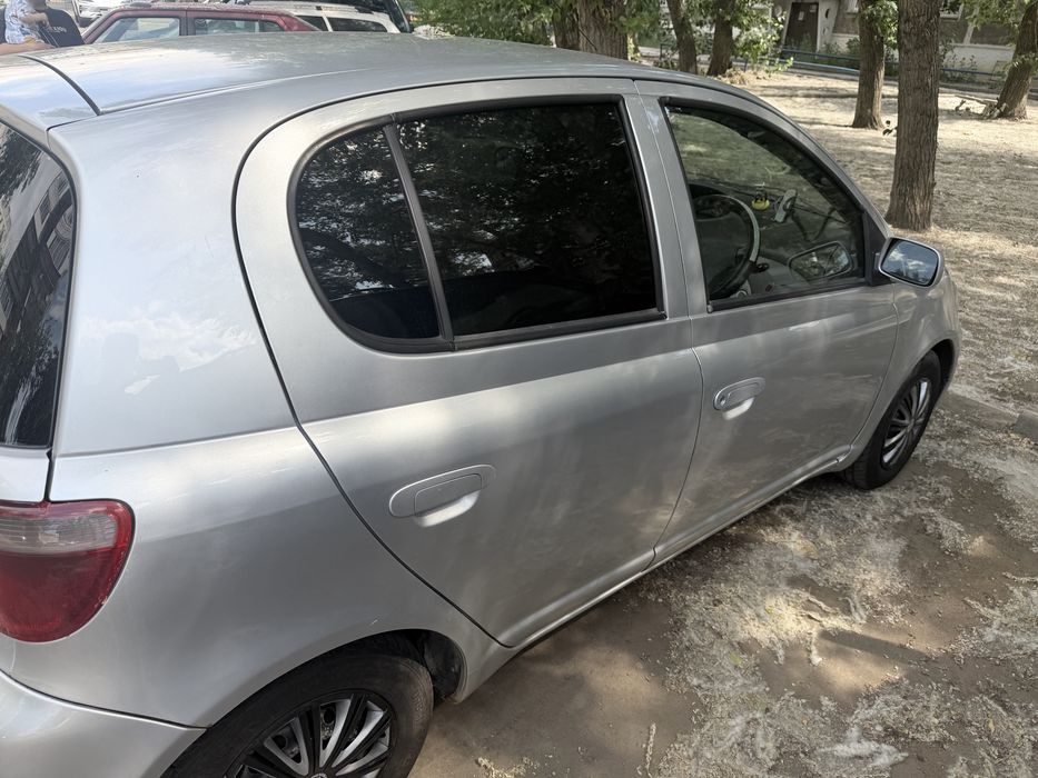 Toyota Vitz 2001