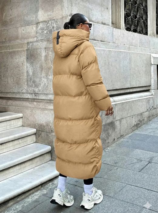 Дълго зимно яке с качулка. Размер М.