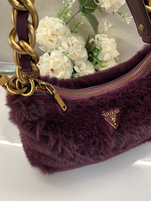 Guess дамска чанта с косъм