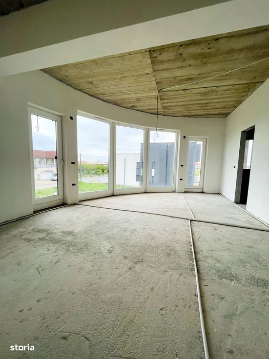 Casǎ de vânzare 7 camere P+E Sânmartin