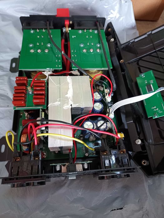 Универсален инвертор чиста синусоида DC 12/24v/AUTO/ към AC220v -4000W