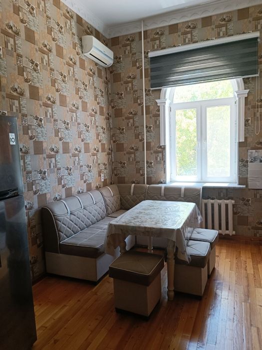 Участок элитный 8, 5 соток 
2 этаж 
Подвал 340 М2 потолки высокие 
8 к