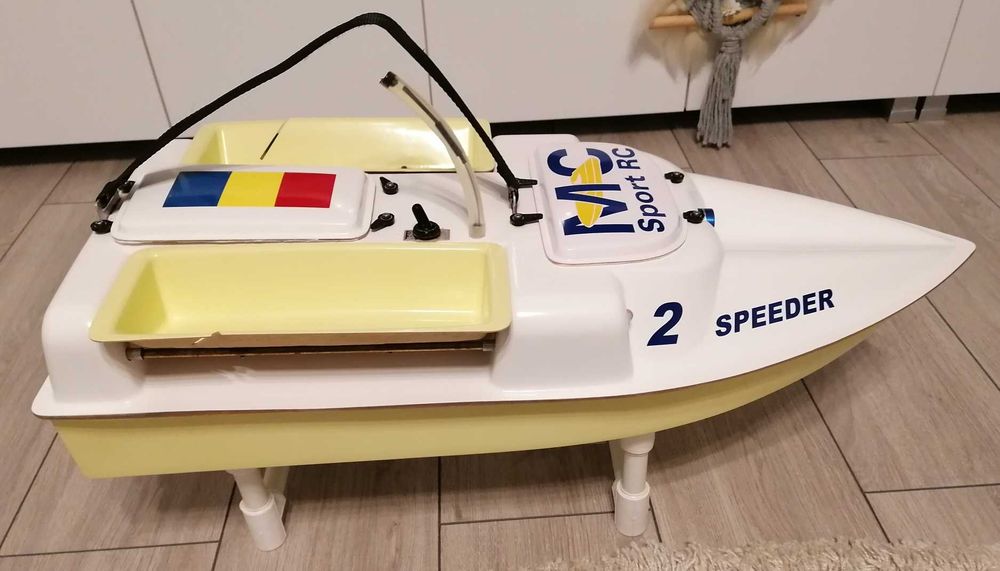 Vând navomodel nădit brushless viteză Speeder 2
