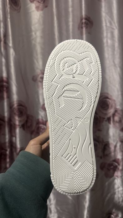 Кроссовки женские 36, 37 размер