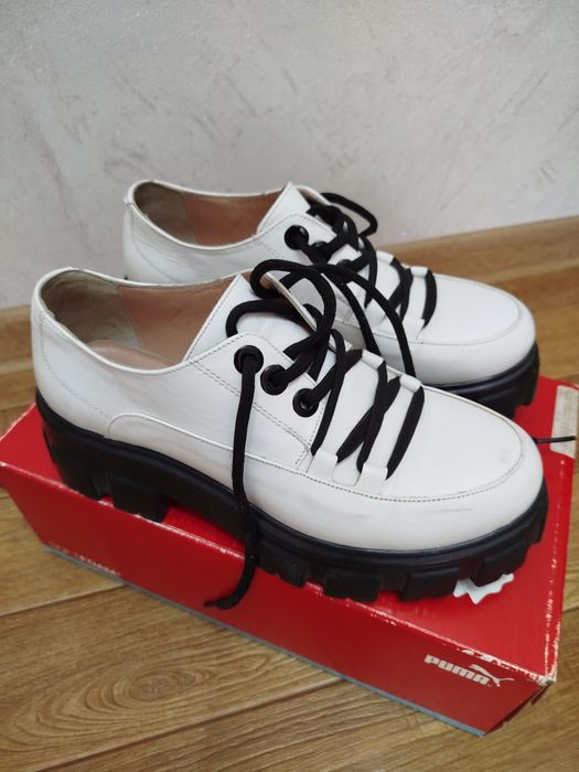 Продам женскую обувь