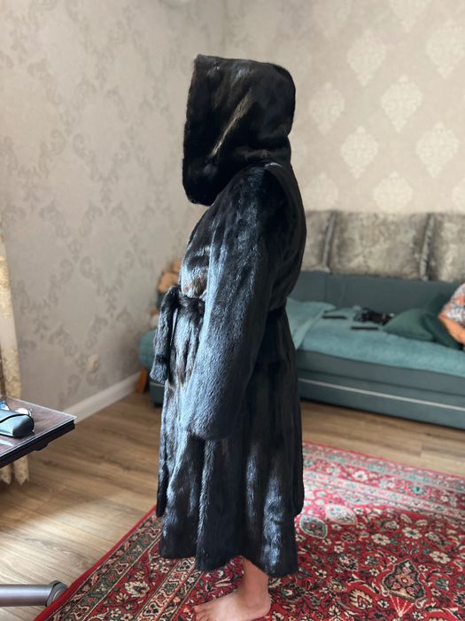 Шуба норковая с капишоном