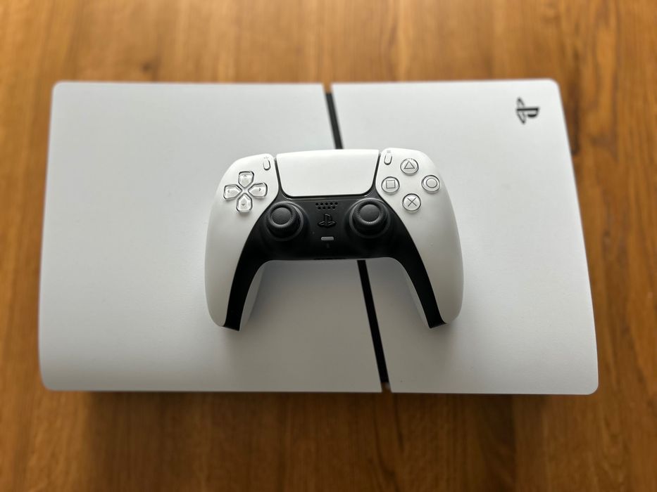 PlayStation 5 Slim Digital 2 години гаранция + call of duty mf4