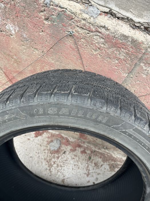 Зимние шины 235/45/18