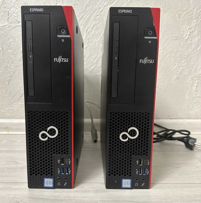 Fujitsu Esprimo D958/E94+ – стабилен бизнес компютър за ежедневна работа.