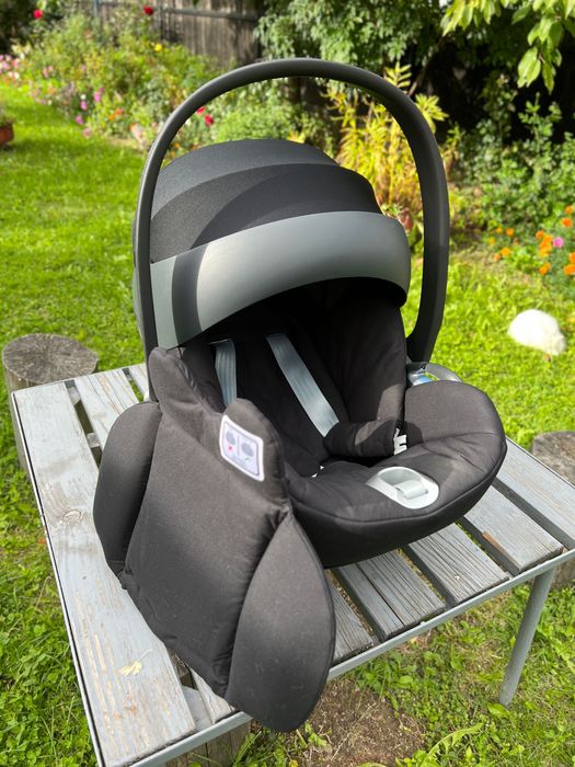 Vand Scoica Cybex Cloud Z I-Size + Baza Isofix Z + Adaptori