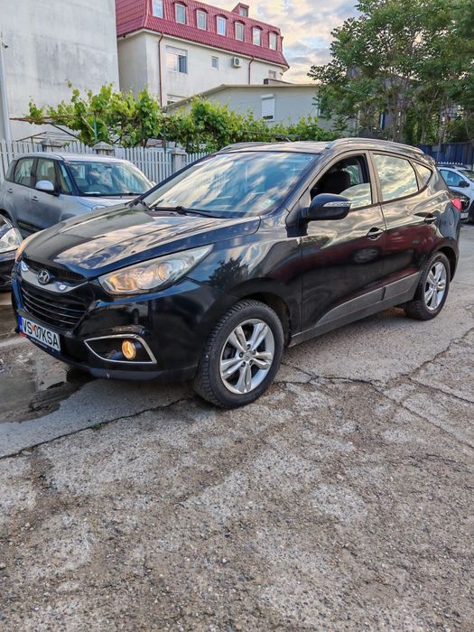 Hyundai IX 35.        .