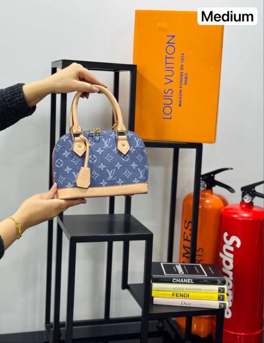 Louis Vuitton Alma чанта