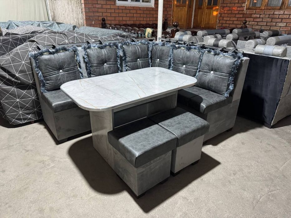 Продаётся новый кухонный уголок