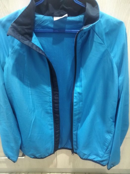 Продам спортивный костюм