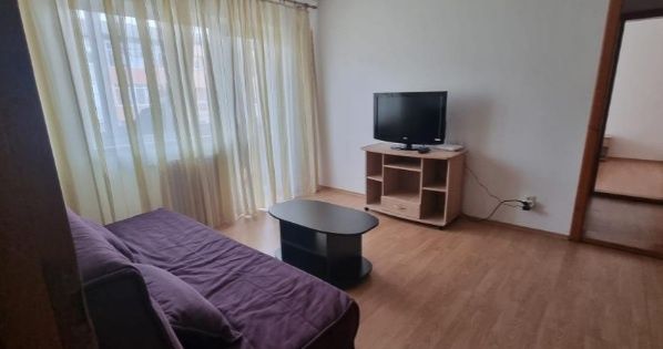 Închiriez apartament 2camere  bucătărie separata  baie sibalcon