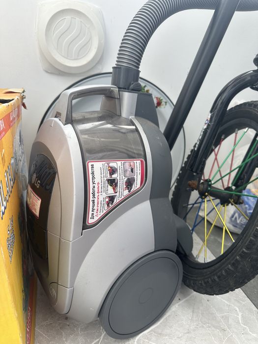 Пылесос LG ! В отличном состоянии!