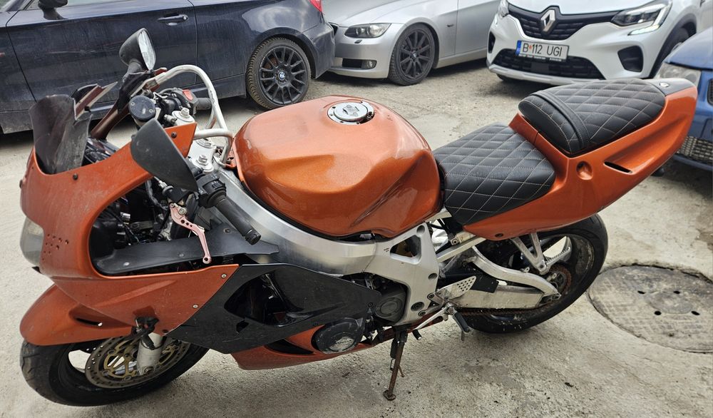 Honda CBR900RR avariat