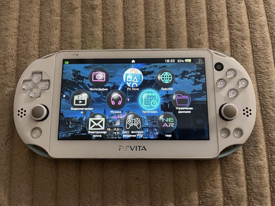 Playstation Vita 2000 (Прошитая)