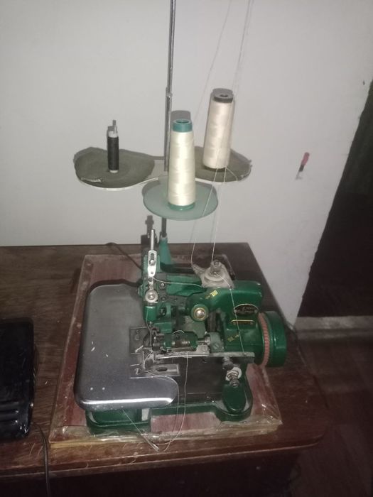 Tikuv moshinasi sotiladi