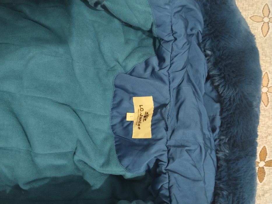 Продам зимнию куртку на девочку