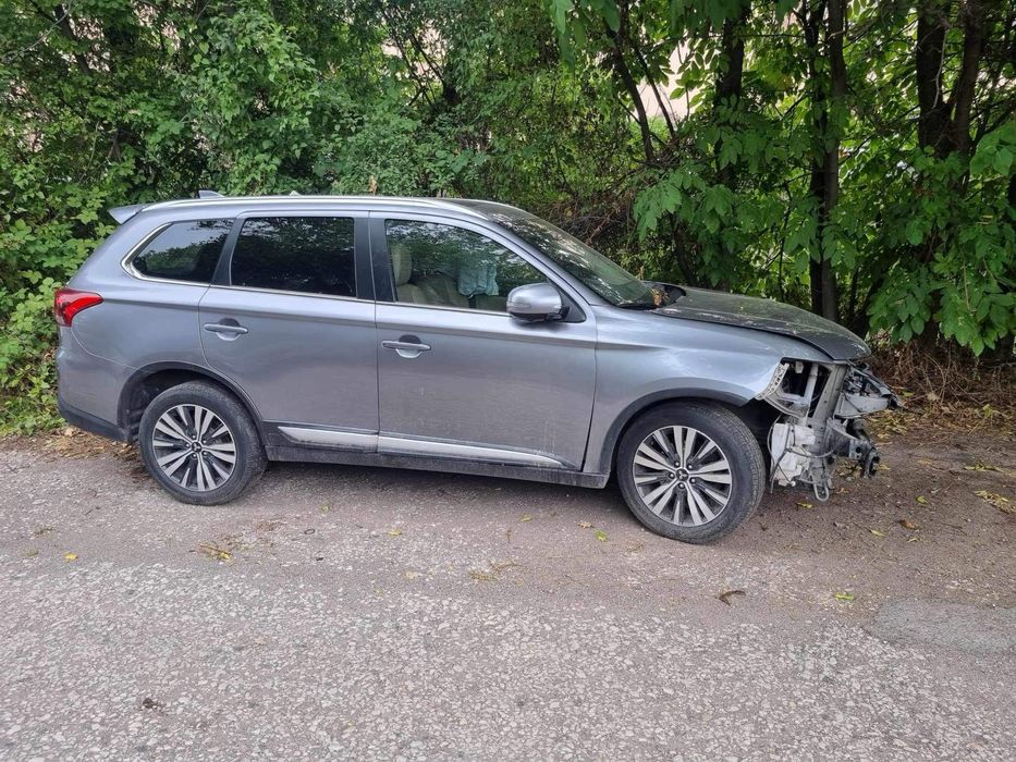 Преден капак Mitsubishi Outlenner