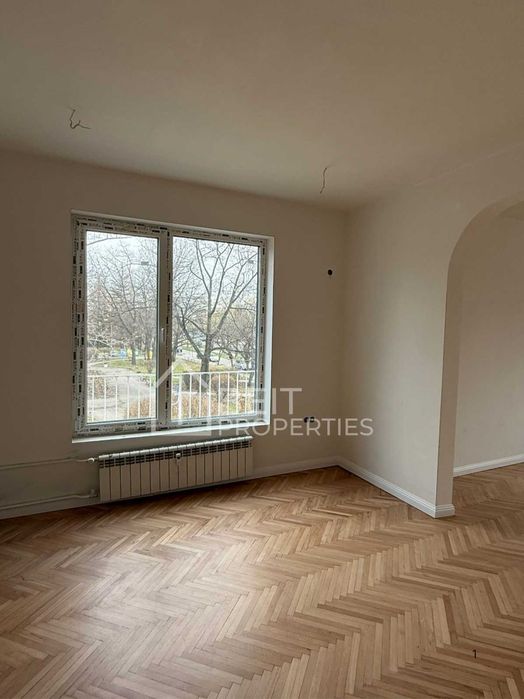 Тристаен апартамент  в  Славия