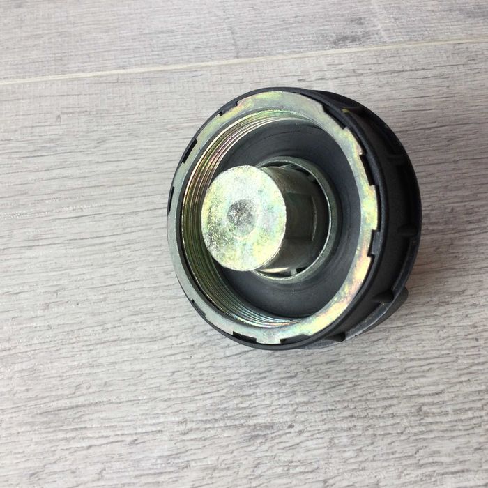 НОВА заключваща се капачка за резервоар за гориво Жигули / Лада / ВАЗ